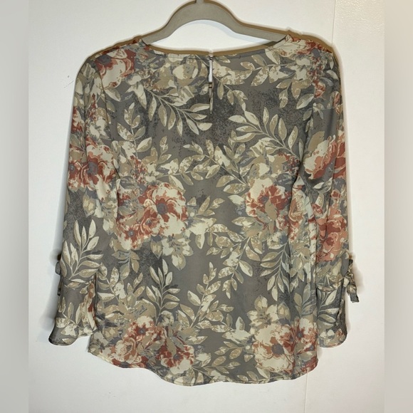 Violet + Claire Grey Floral 3/4 Length Tie  Bell Sleeve Blouse Size Small - Picture 2 of 7